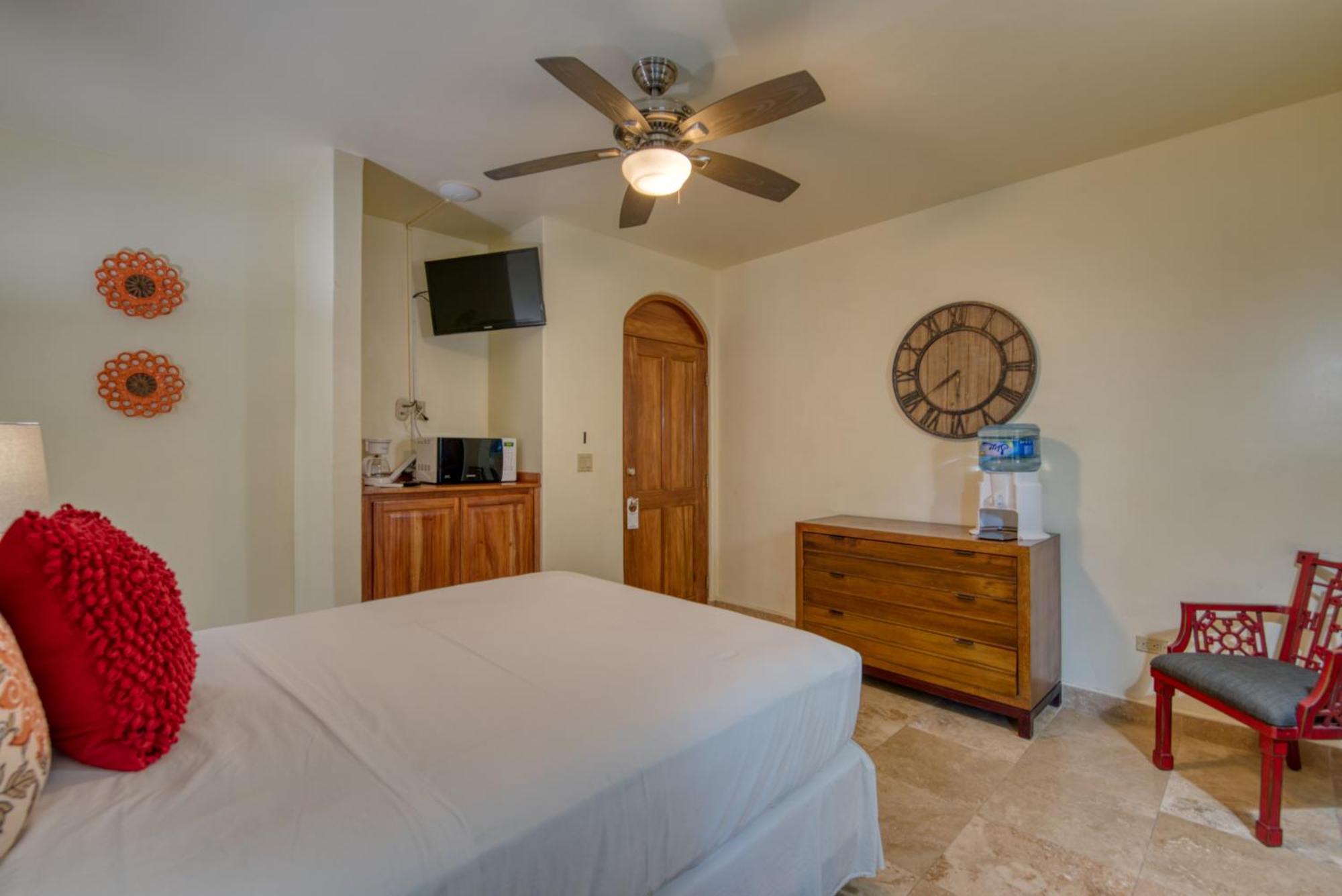 Caribe Tesoro Hotel เวสต์ เบย์ ภายนอก รูปภาพ