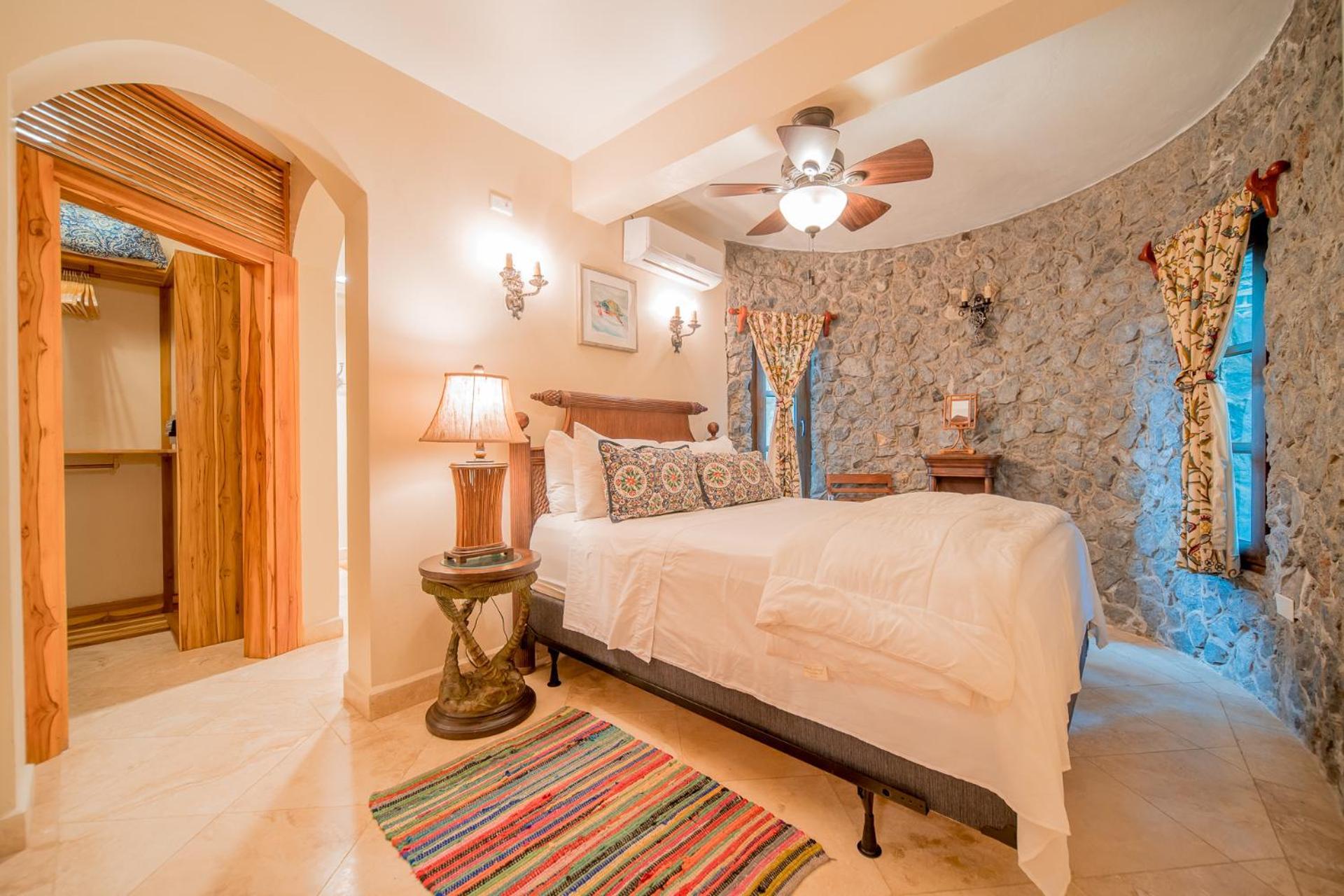 Caribe Tesoro Hotel เวสต์ เบย์ ภายนอก รูปภาพ