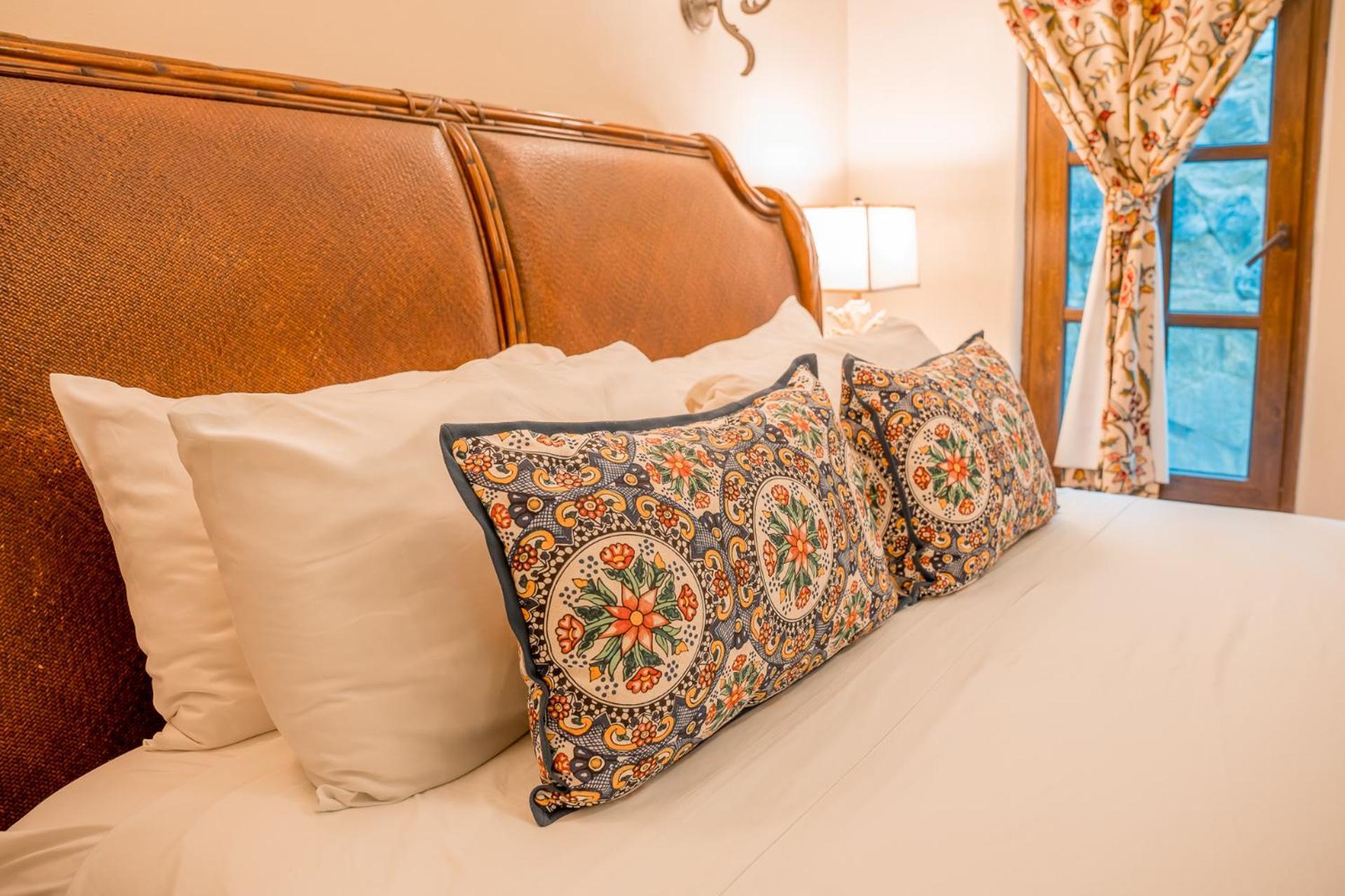 Caribe Tesoro Hotel เวสต์ เบย์ ภายนอก รูปภาพ