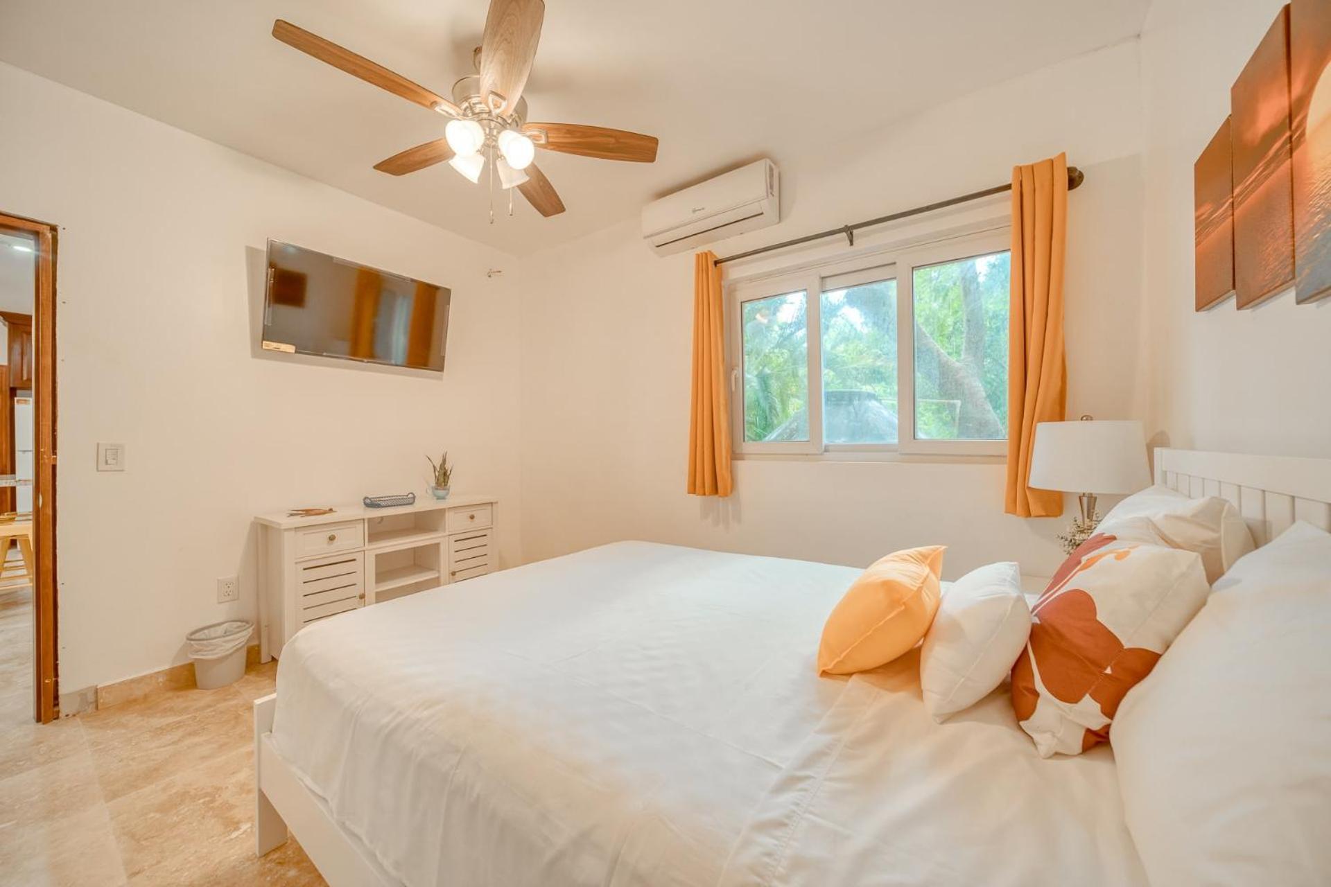 Caribe Tesoro Hotel เวสต์ เบย์ ภายนอก รูปภาพ